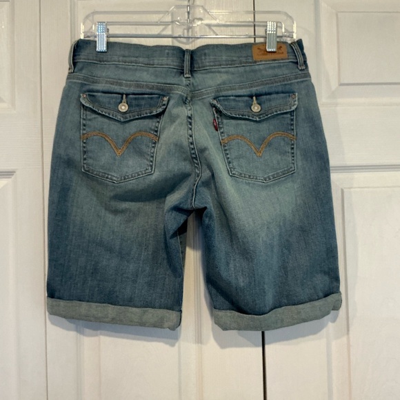 🐸 Levi’s Blue Denim Bermuda Jeans Shorts - Size 8 - Picture 2 of 4
